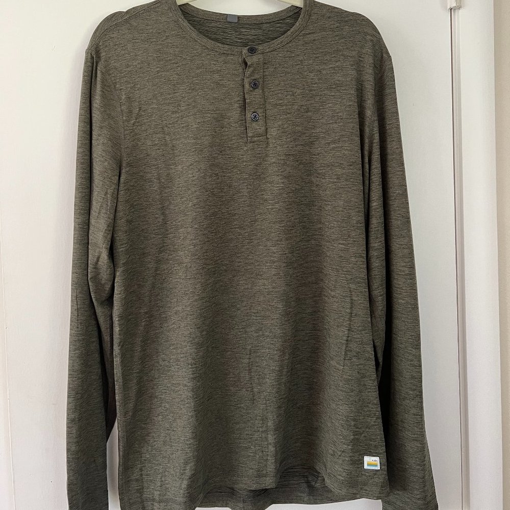 Vuori Long-Sleeve Ease Performance Henley